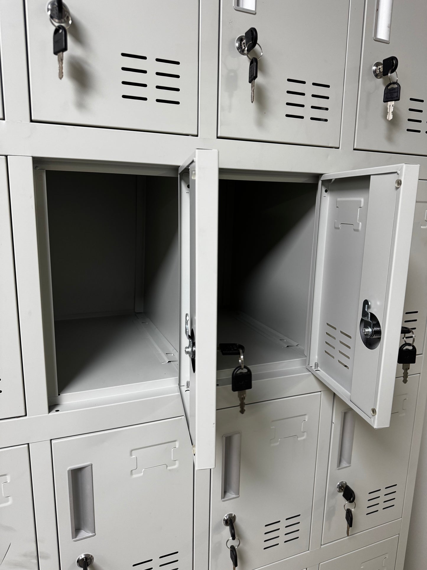 ARMOIRE DE BUREAU HAUTE EN ACIER - 20 PORTES - MK-G034